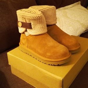 Chestnut Uggs - Cuffable - NWT